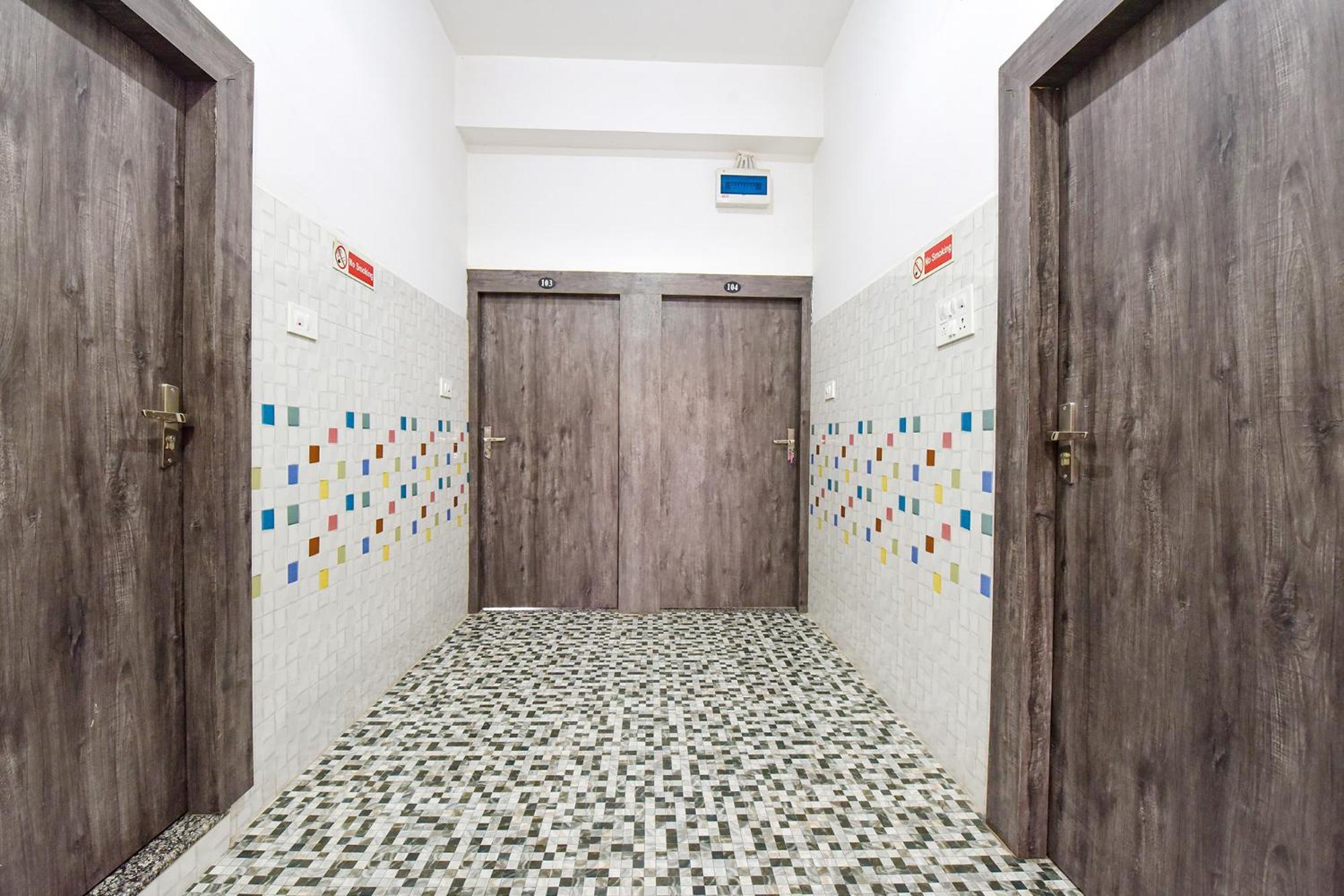 OYO 42646 Hotel Soni Palace Ujjain Esterno foto