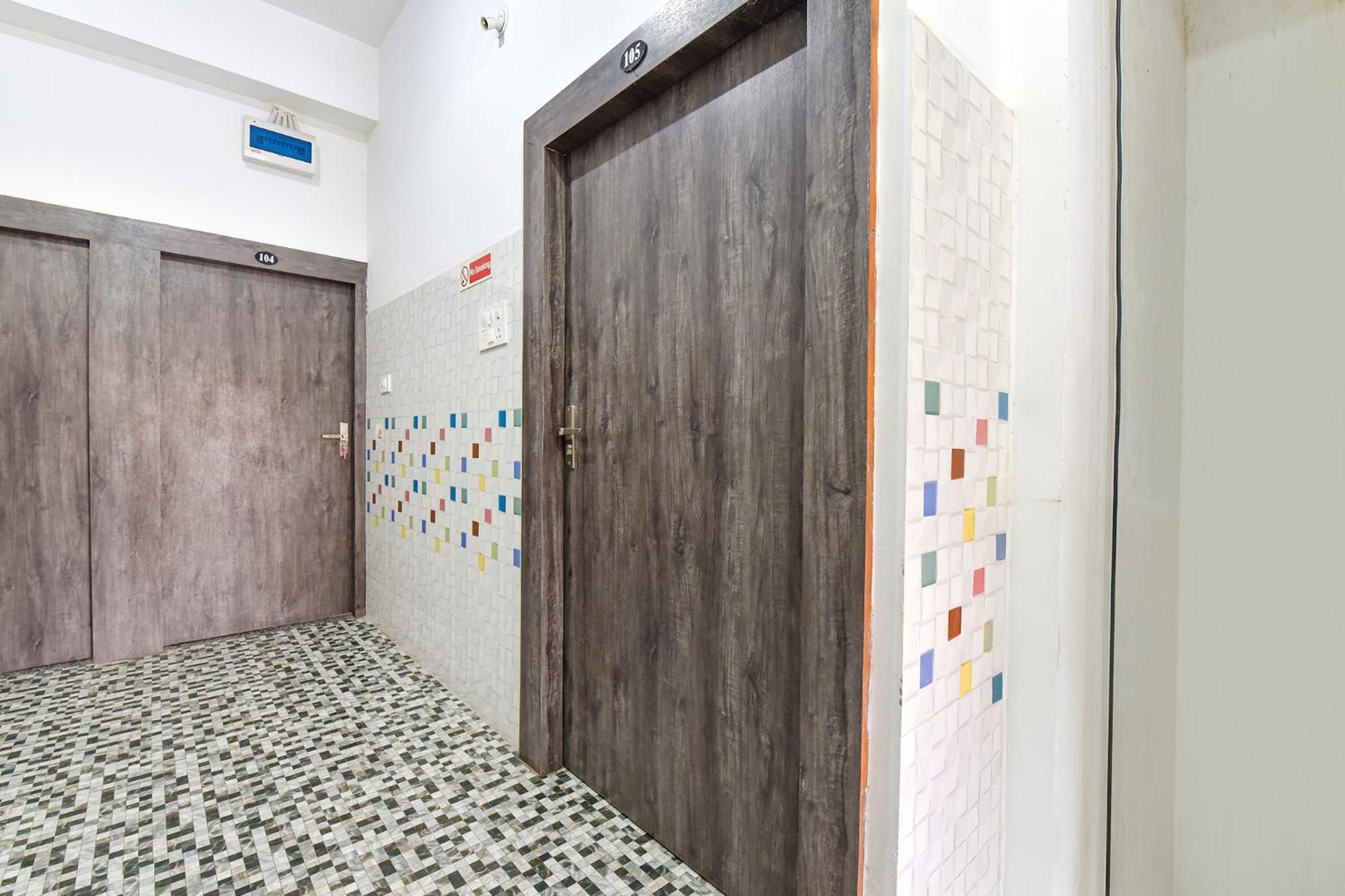 OYO 42646 Hotel Soni Palace Ujjain Esterno foto