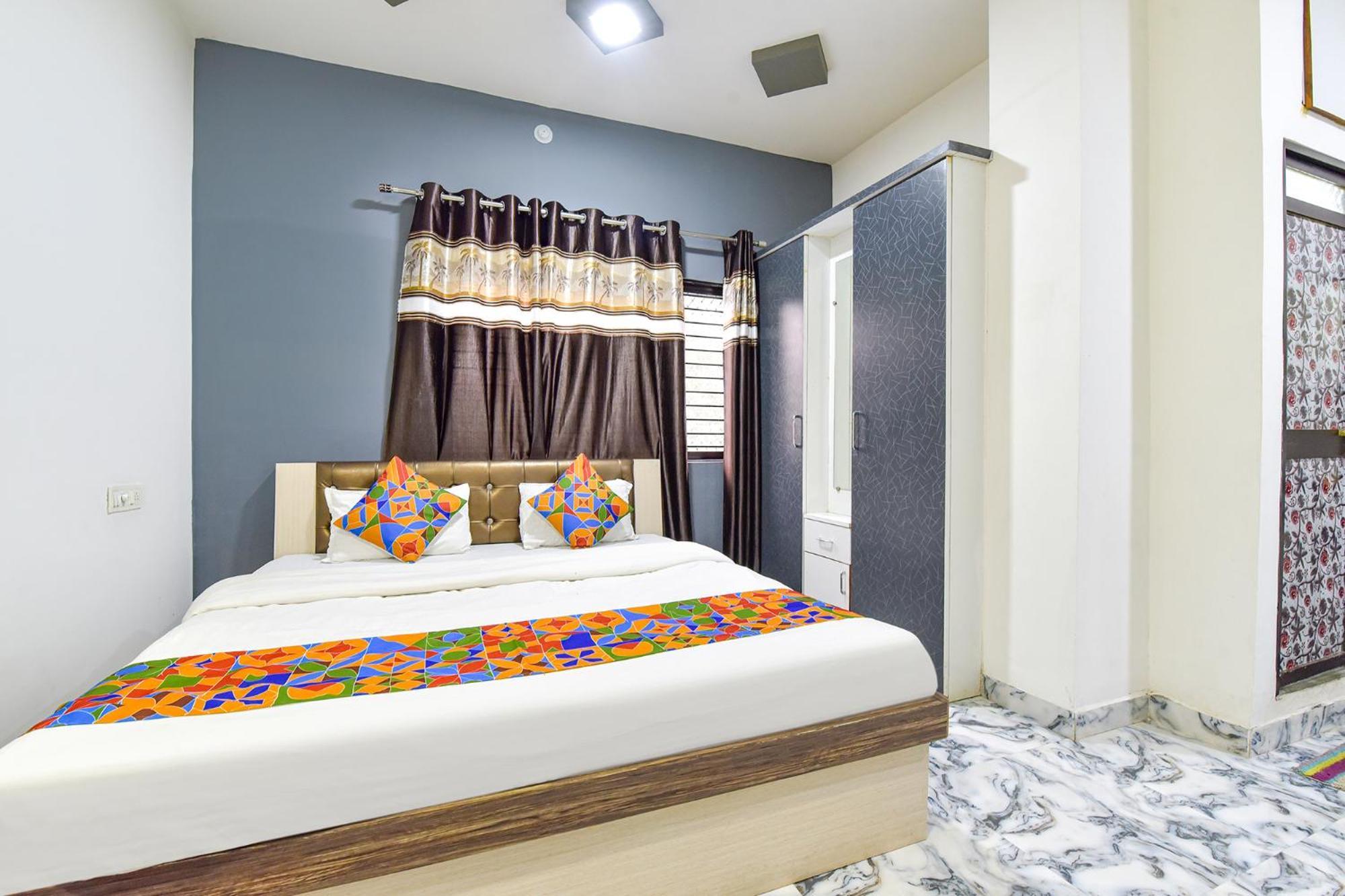 OYO 42646 Hotel Soni Palace Ujjain Esterno foto
