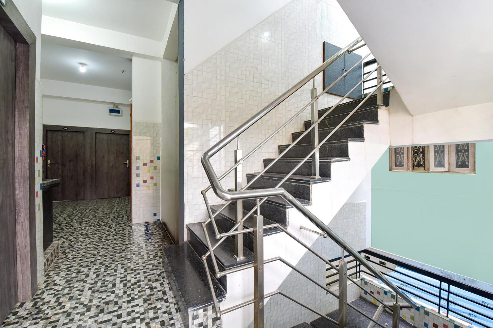 OYO 42646 Hotel Soni Palace Ujjain Esterno foto