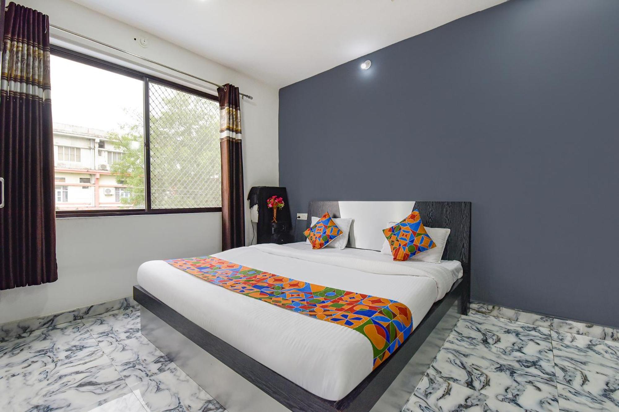 OYO 42646 Hotel Soni Palace Ujjain Esterno foto