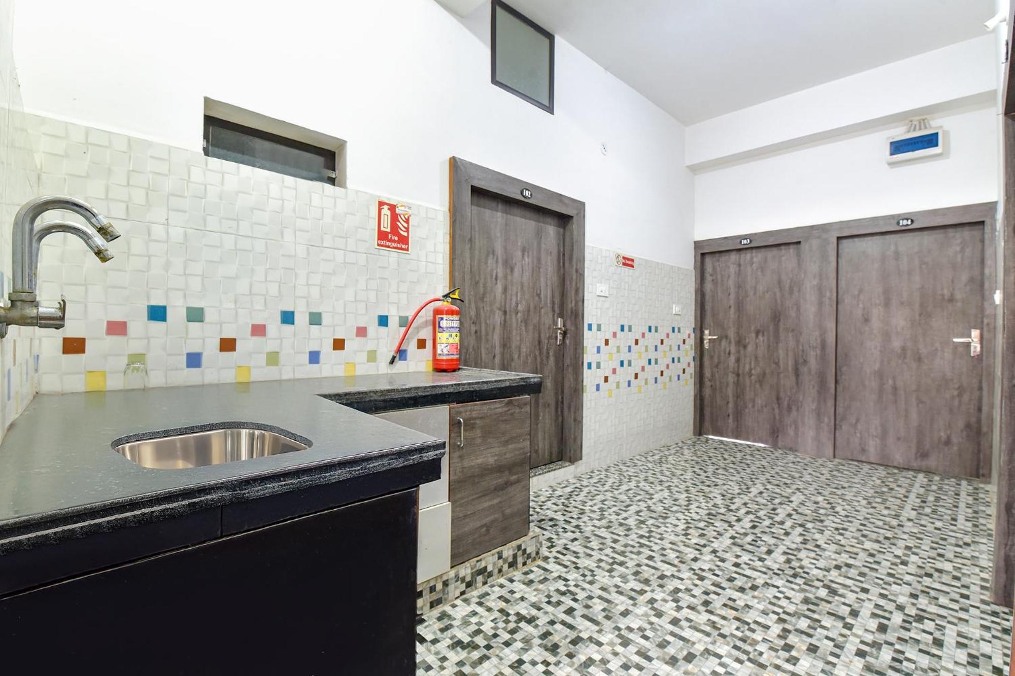 OYO 42646 Hotel Soni Palace Ujjain Esterno foto