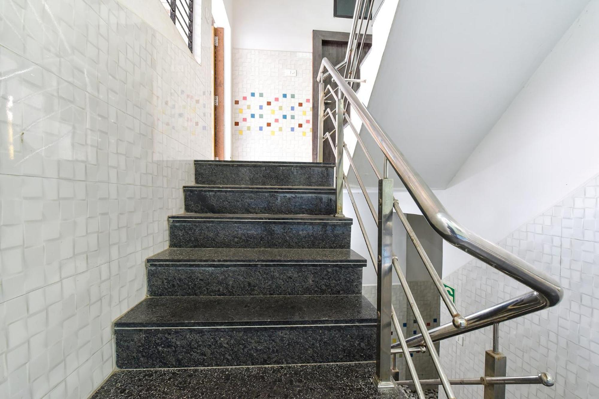 OYO 42646 Hotel Soni Palace Ujjain Esterno foto