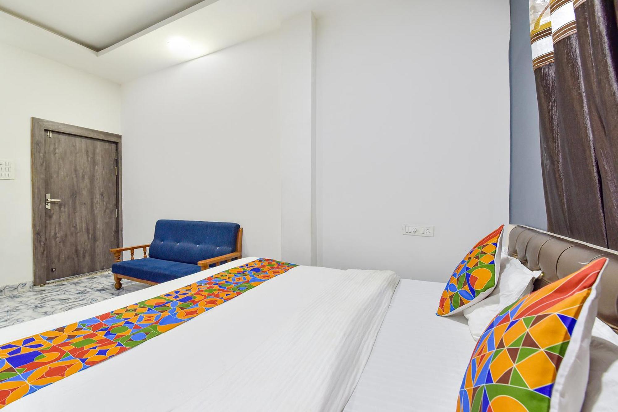 OYO 42646 Hotel Soni Palace Ujjain Esterno foto