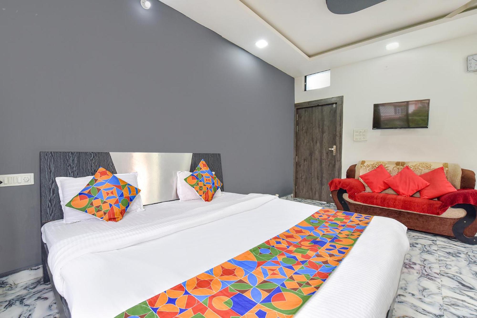 OYO 42646 Hotel Soni Palace Ujjain Esterno foto